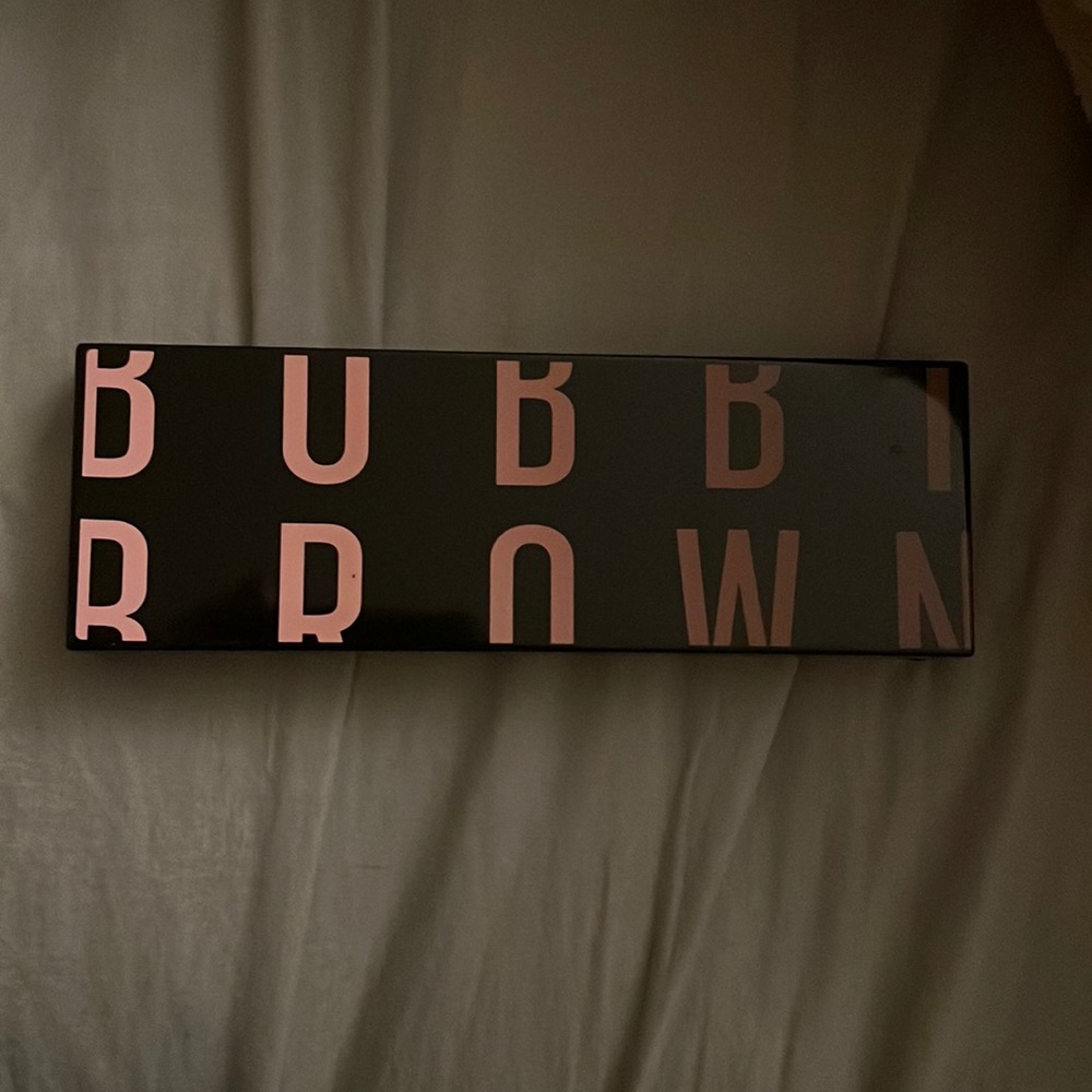 Brand new without box eyeshadow palette (blush nudes)